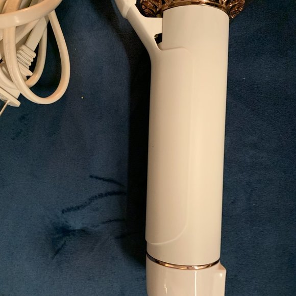 T3 Rose Gold Hair Curling Irons - VAULT ($1100 Value) - Picture 15 of 15